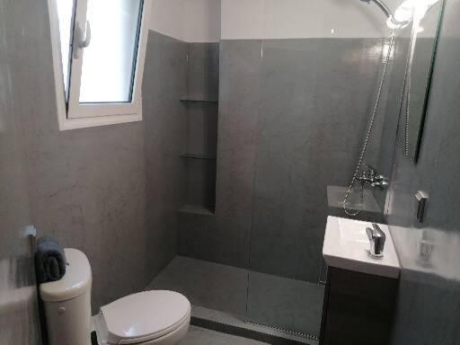 Apartment Minimal Varnava Square - Kallimarmaro Area